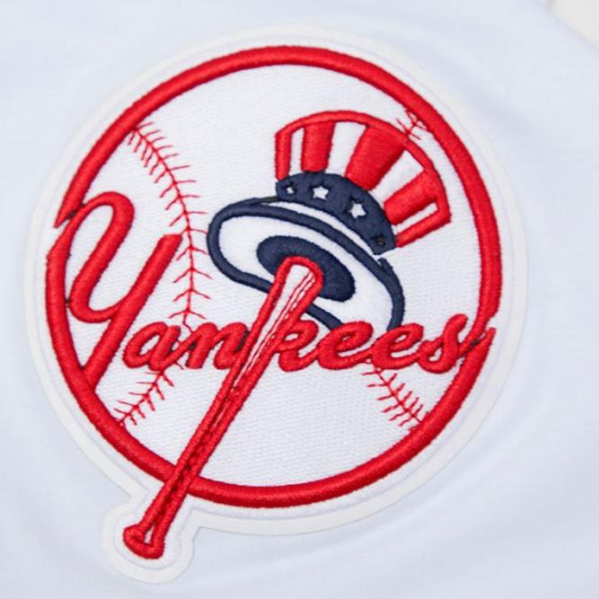 New York Yankees Pro Standard MLB Classic Chenille T-Shirt - White