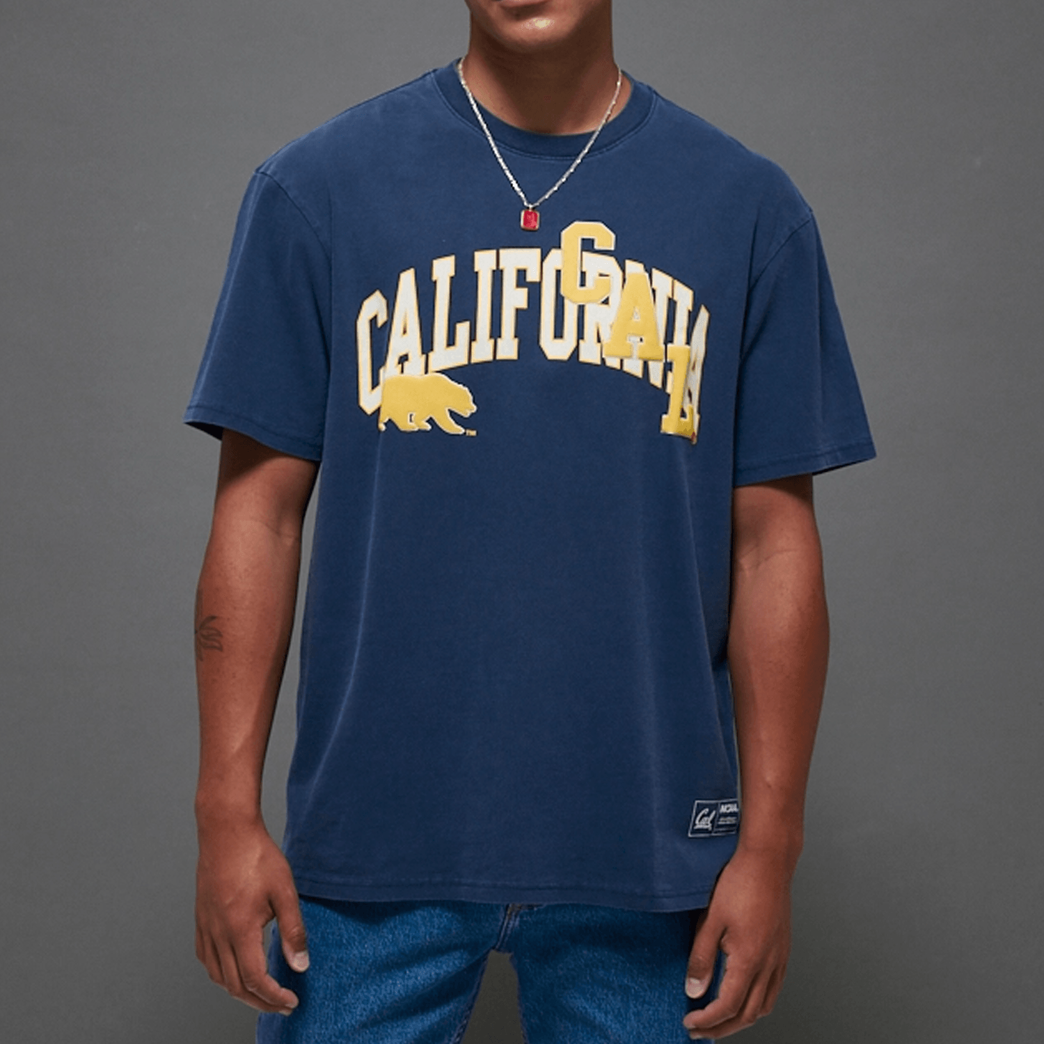 California Golden Bears NCAA Collage Vintage T-Shirt - Faded Navy