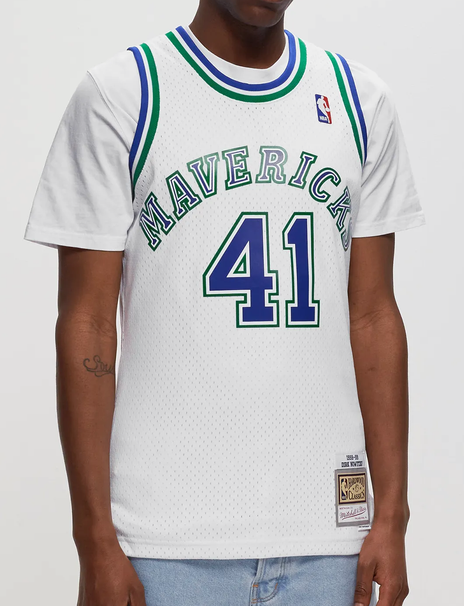 Dirk Nowitzki Dallas Mavericks Mitchell & Ness NBA 98-99 Swingman Jersey  - White