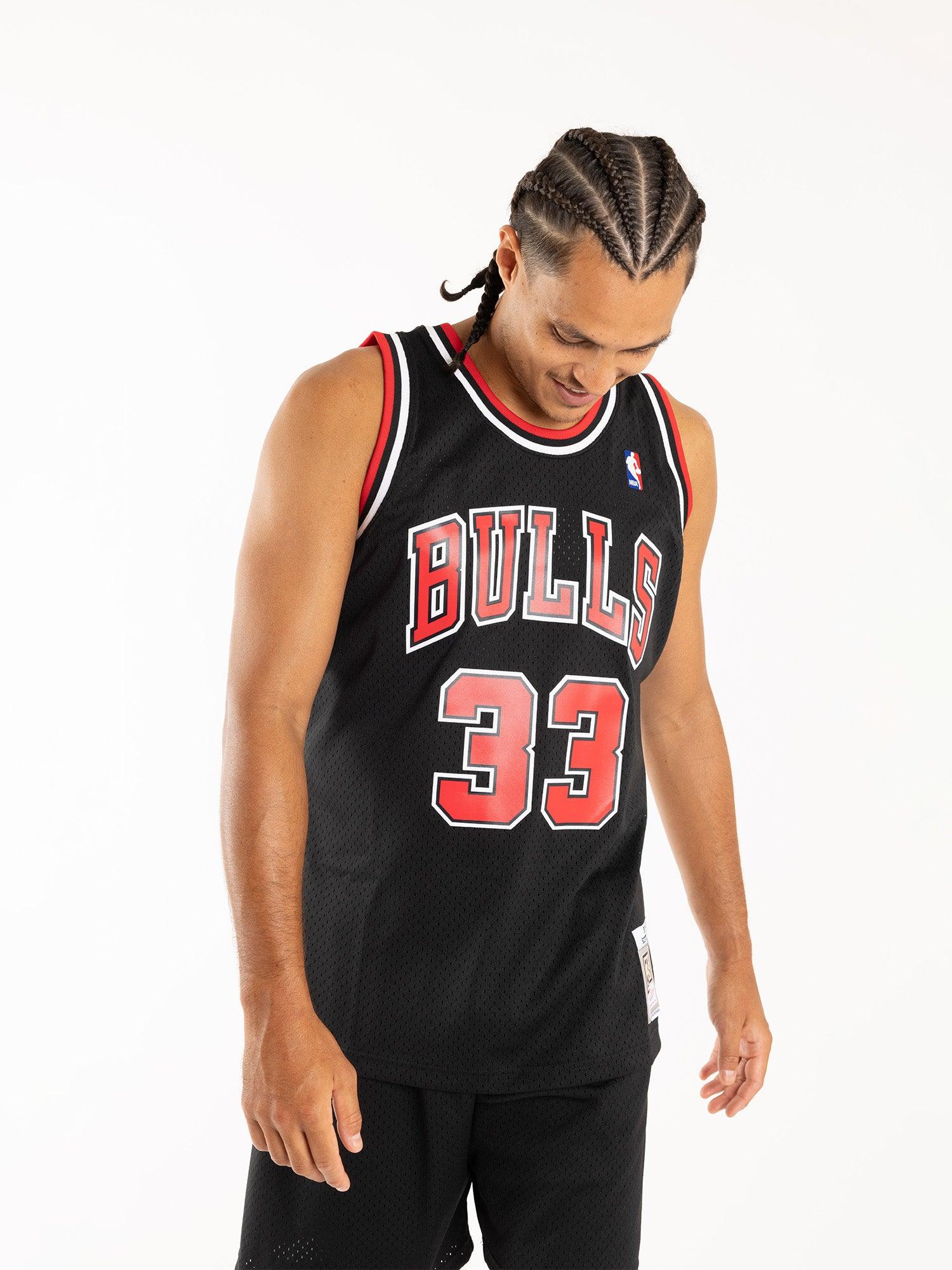 Scottie Pippen Chicago Bulls 97-98 Alt Mitchell & Ness NBA Swingman Jersey - Black