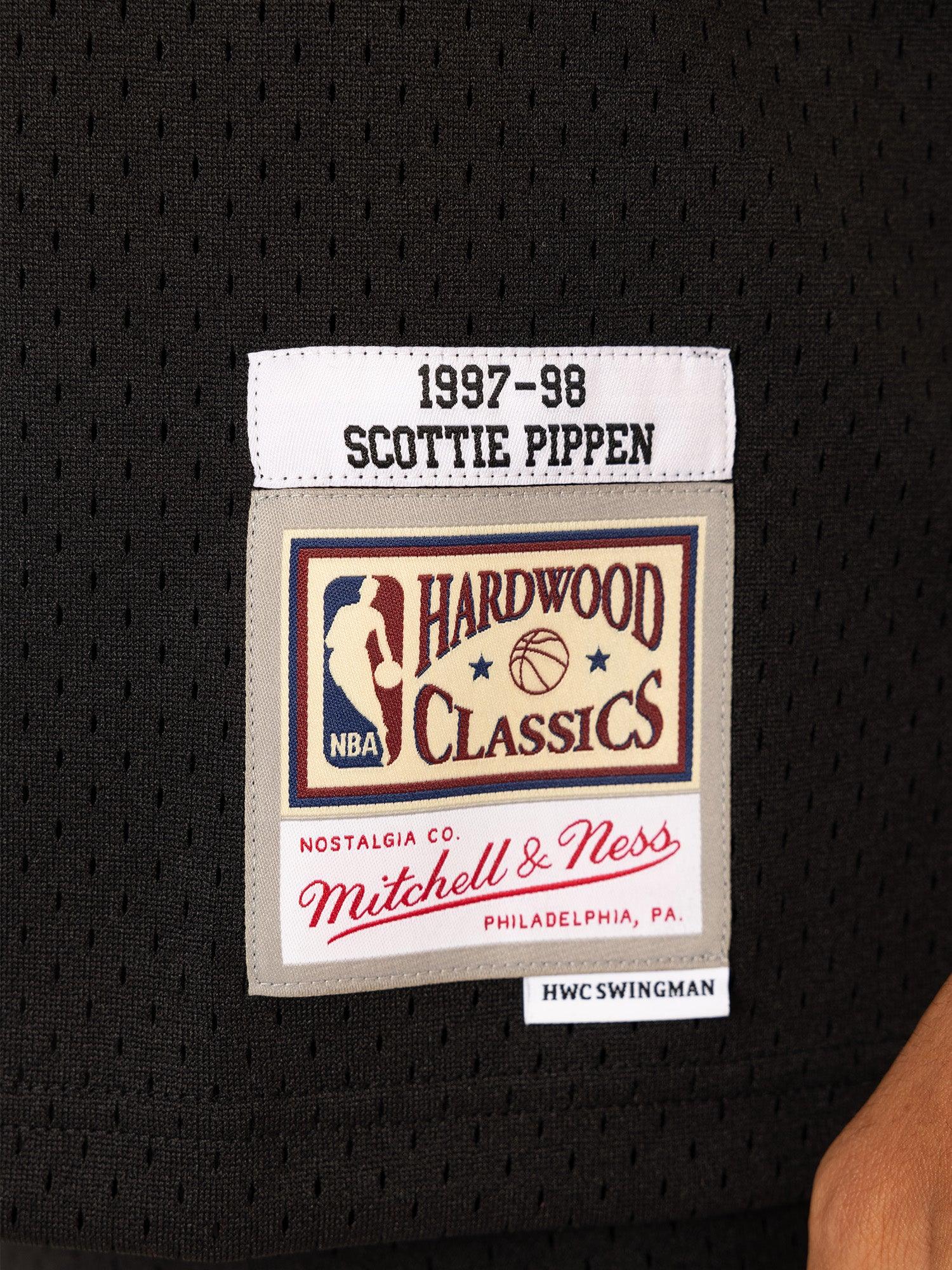 Scottie Pippen Chicago Bulls 97-98 Alt Mitchell & Ness NBA Swingman Jersey - Black