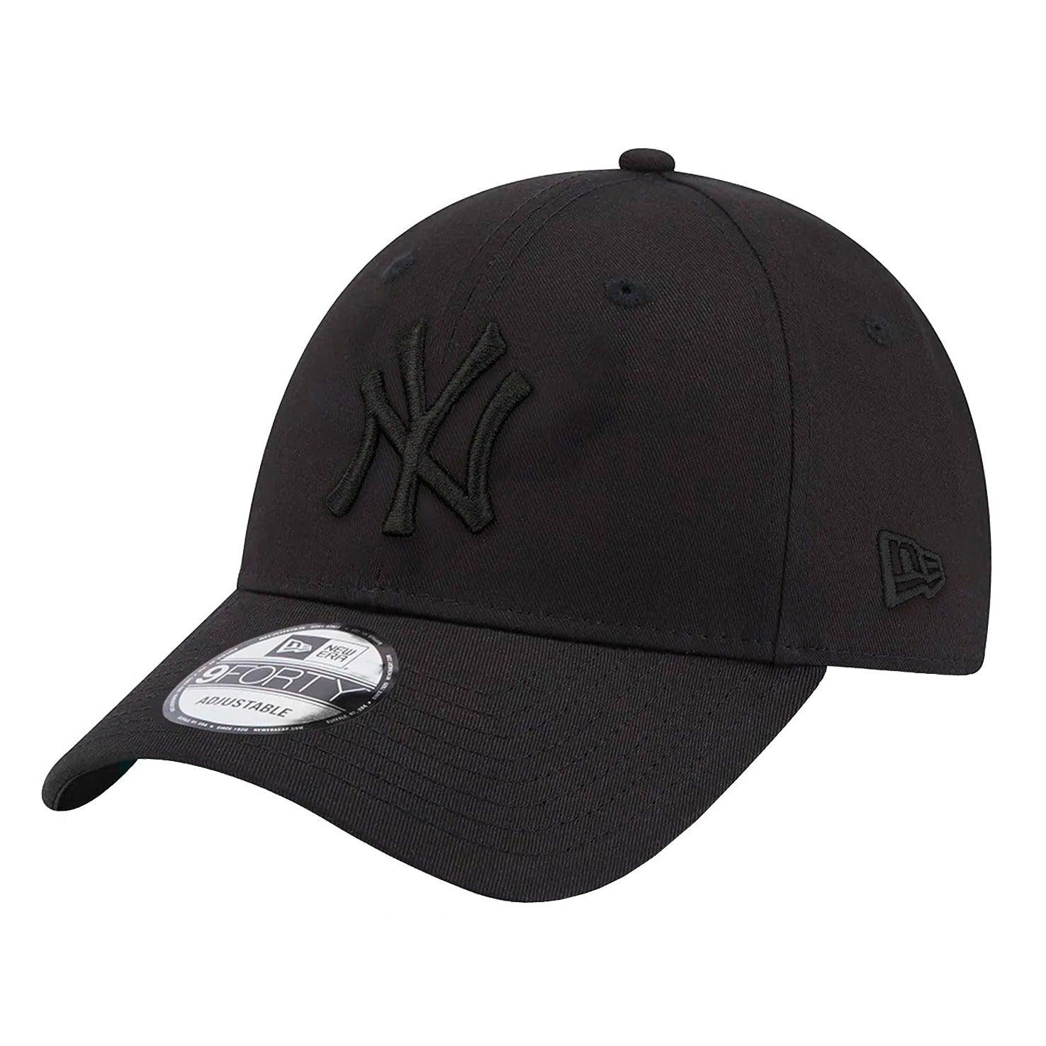 New York Yankees New Era MLB Black On Black 9FORTY Strapback Hat