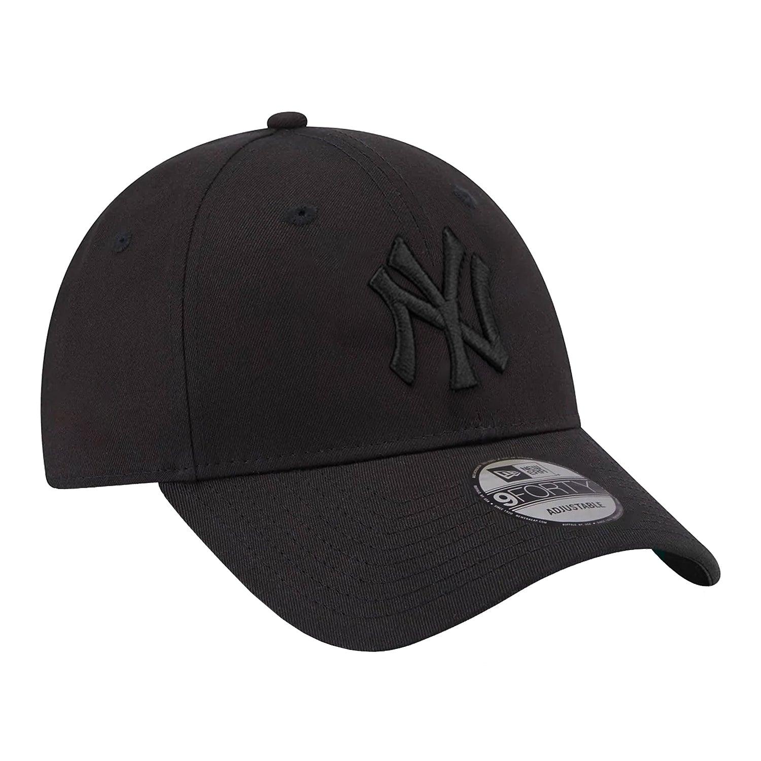 New York Yankees New Era MLB Black On Black 9FORTY Strapback Hat