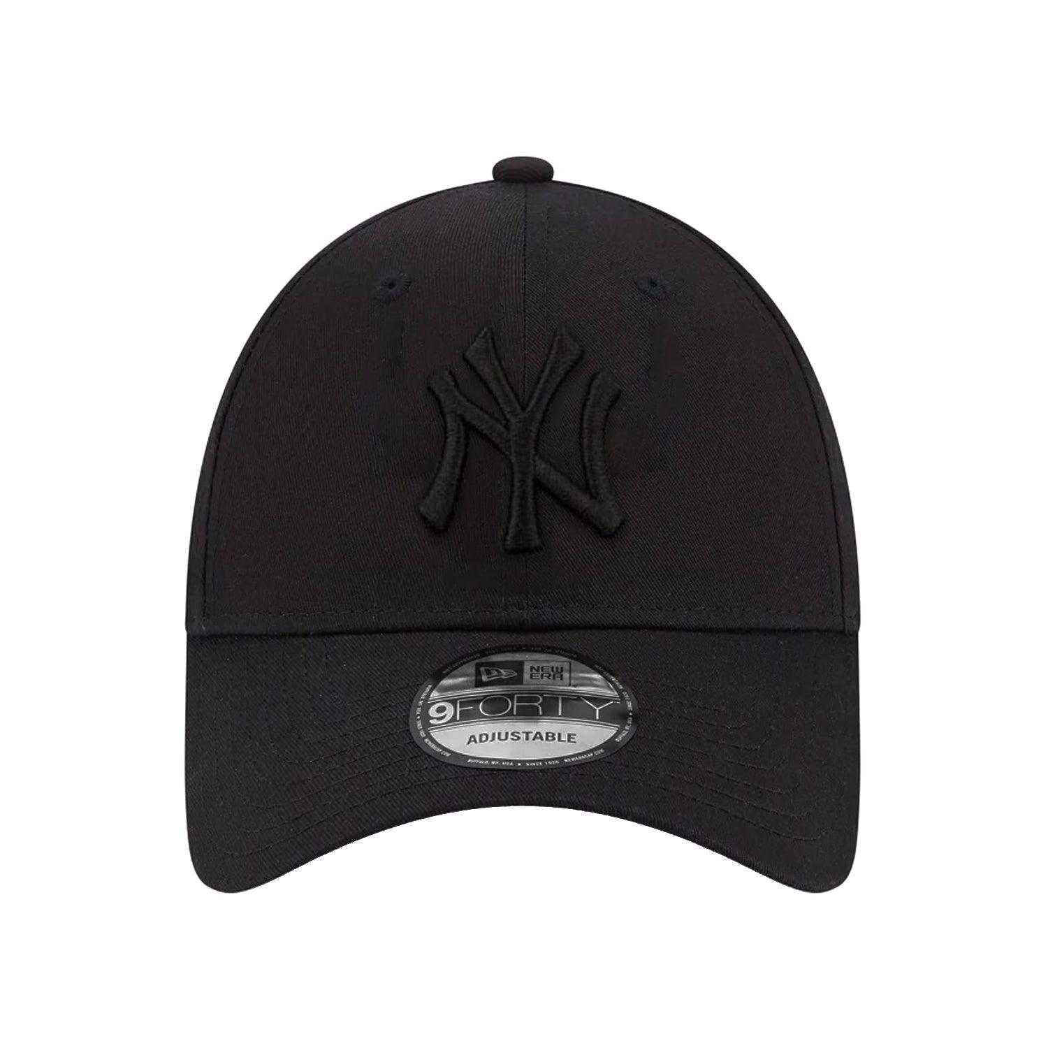 New York Yankees New Era MLB Black On Black 9FORTY Strapback Hat