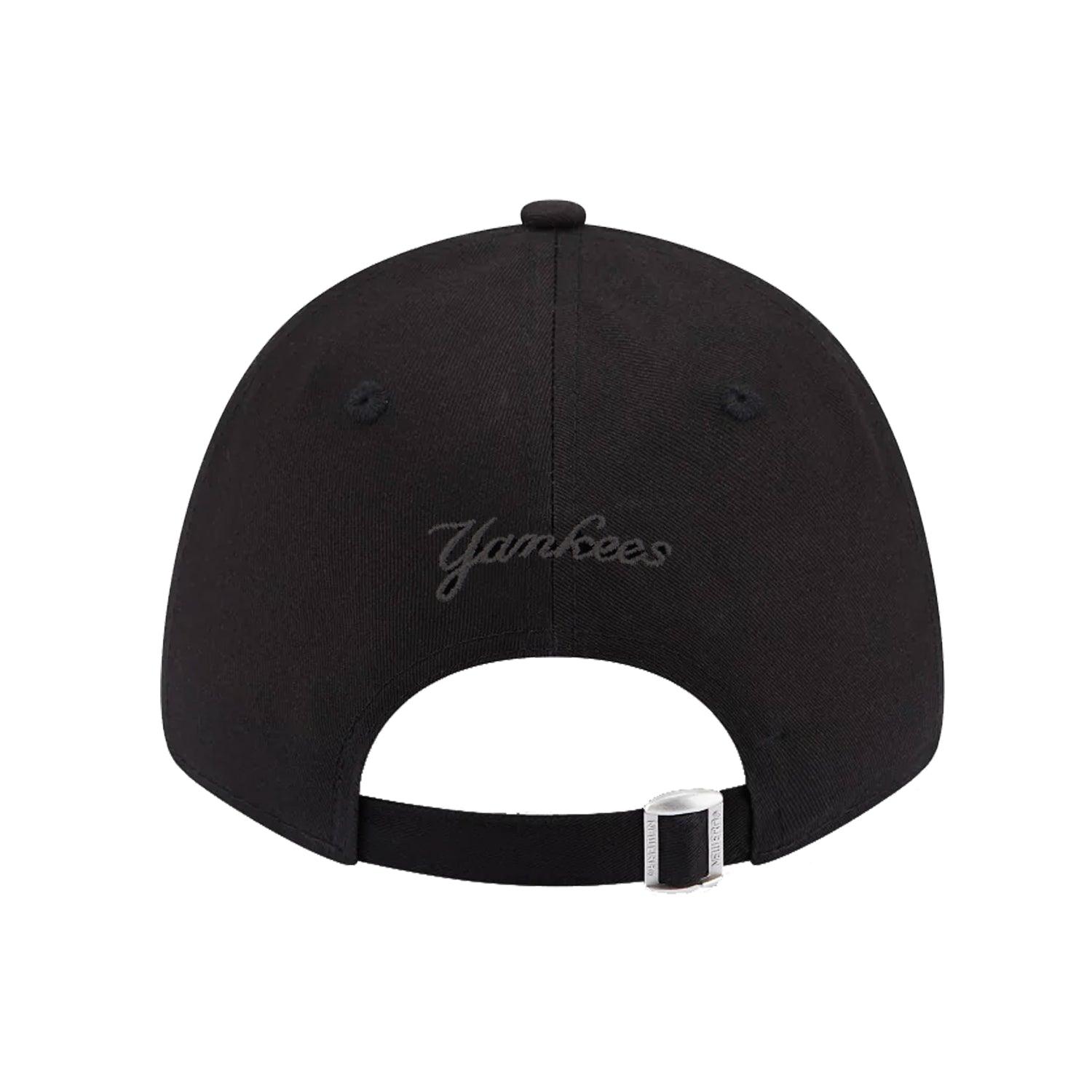 New York Yankees New Era MLB Black On Black 9FORTY Strapback Hat